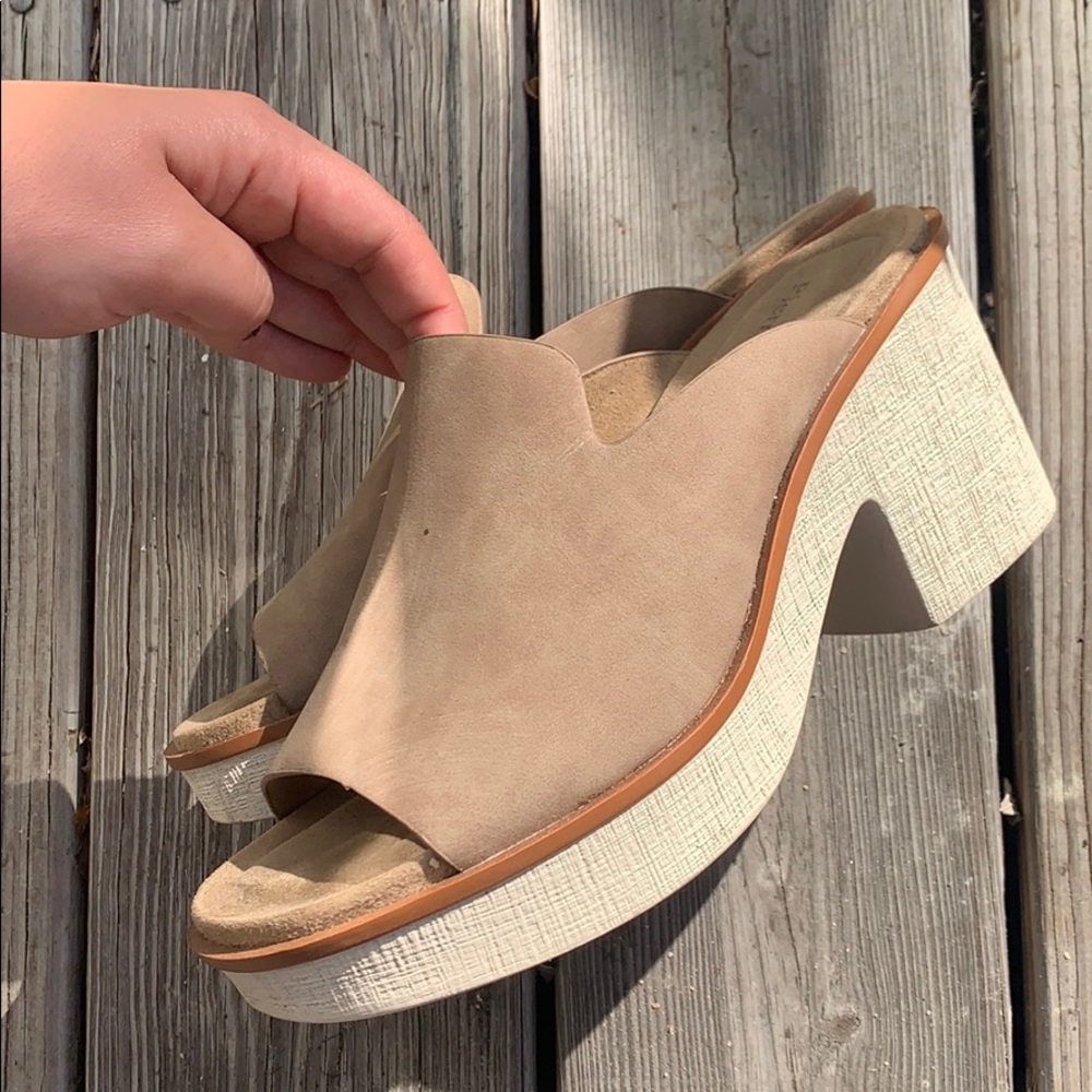 Pierre Dumas clogs